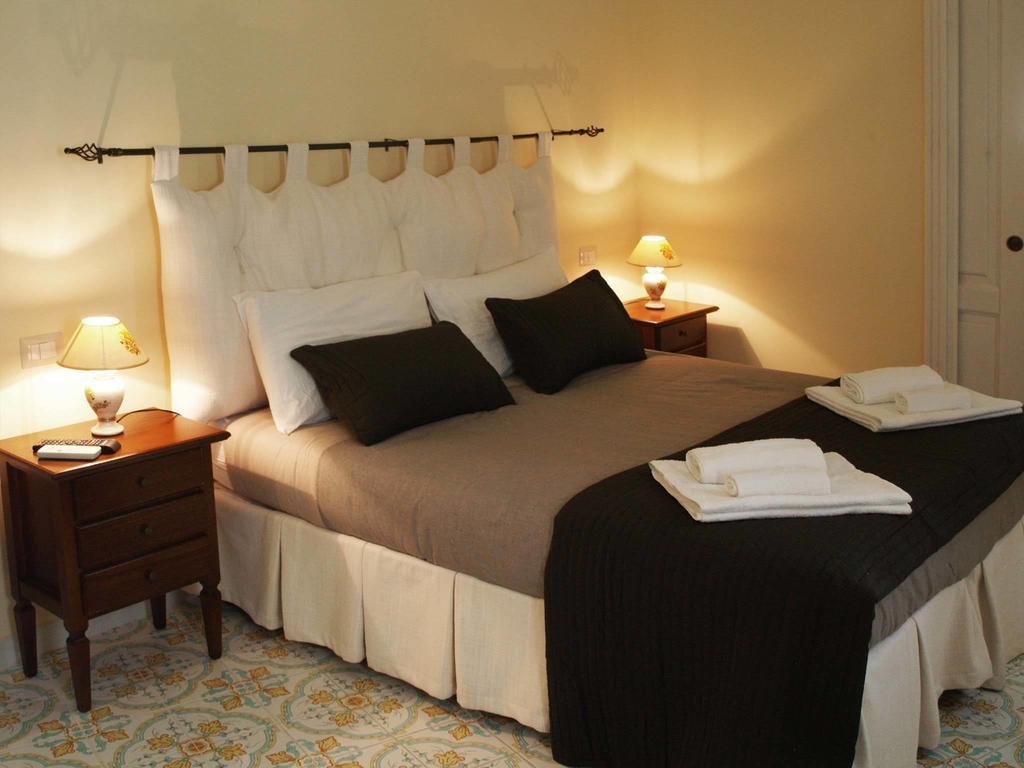ماندوريا Sine Tempore B&B الغرفة الصورة