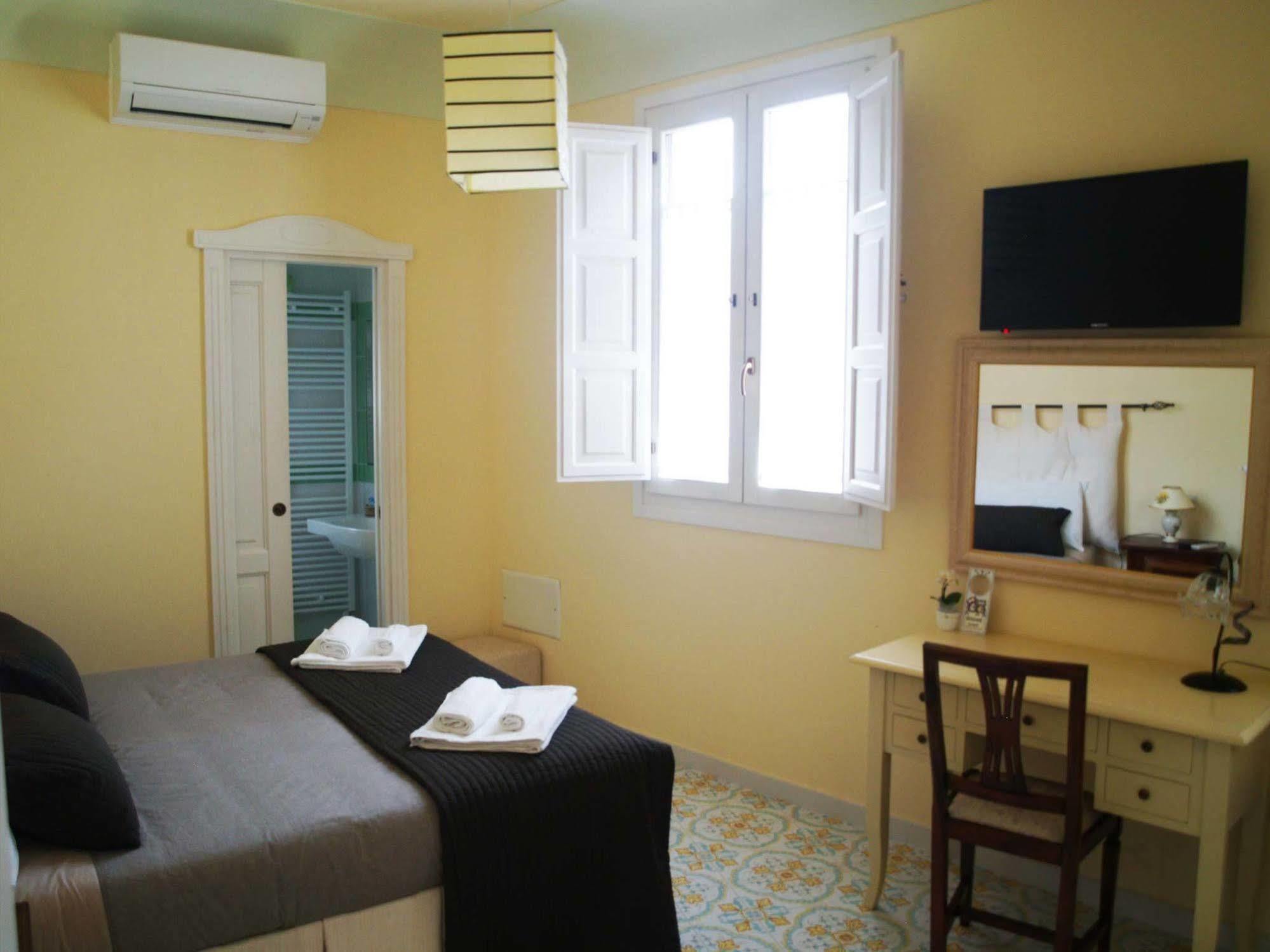 ماندوريا Sine Tempore B&B المظهر الخارجي الصورة